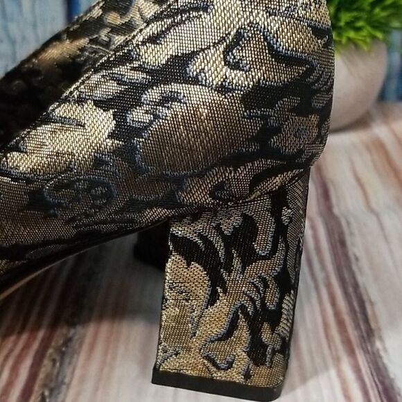 MARC Fisher Zala2 Pointed Toe Classic Pumps - Picture 8 of 15